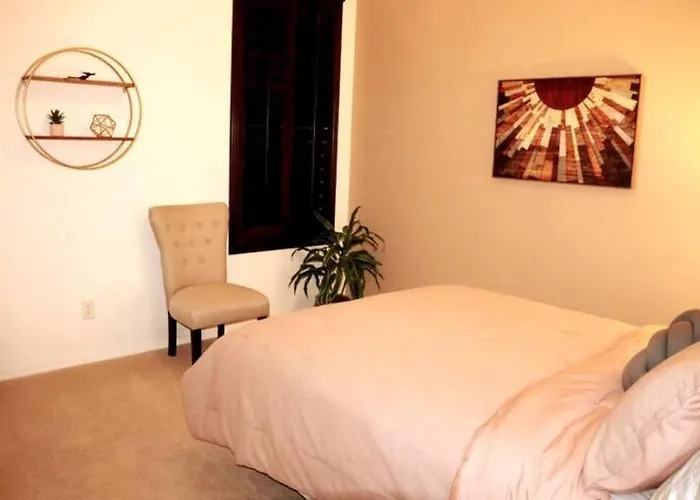 Phoenix With Heated Pool, Desert Views & Hot Tub