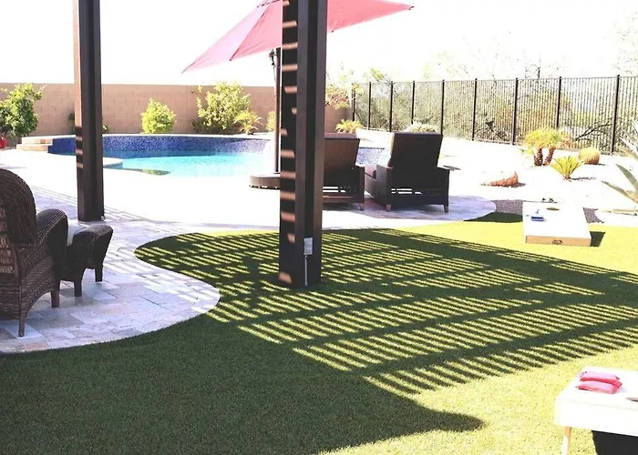 Phoenix With Heated Pool, Desert Views & Hot Tub Anthem