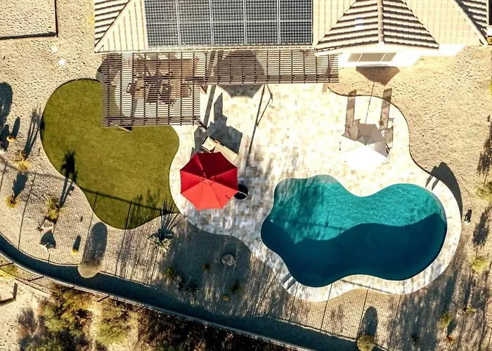Phoenix With Heated Pool, Desert Views & Hot Tub