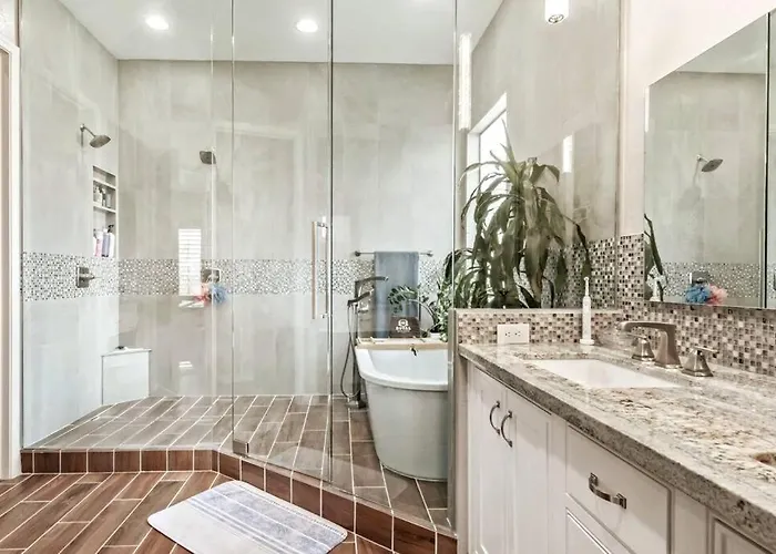 Villa Phoenix With Heated Pool, Desert Views & Hot Tub *