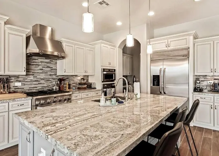 Phoenix With Heated Pool, Desert Views & Hot Tub * Anthem
