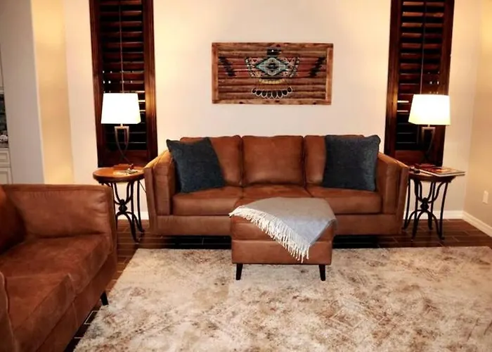 Phoenix With Heated Pool, Desert Views & Hot Tub Villa